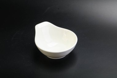 Siyahın üzerine servis için beyaz leke.