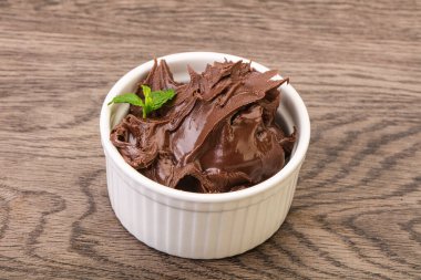 Çikolata nazelfındıklı.