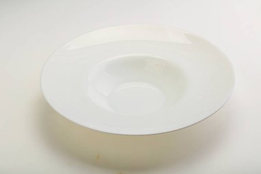 İzole edilmiş servis için beyaz proclean plaka