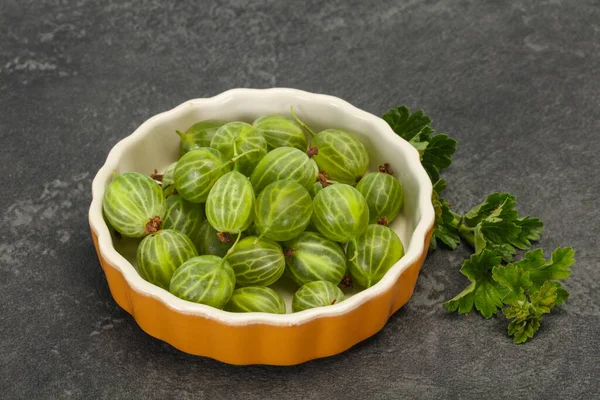 Groselha Doce Verde Madura Fresca Com Folha — Fotografia de Stock