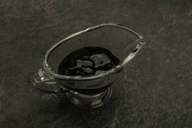 Asya mutfağı. Kasede geleneksel istiridye sosu.