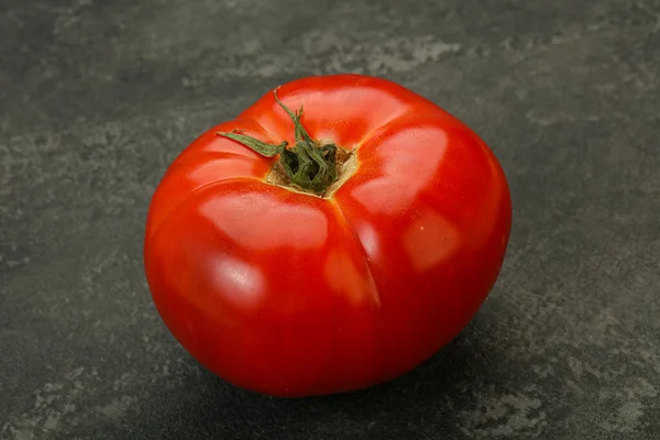 Grande Tomate Rouge Juteuse Mûre Pour Cuisson — Photo