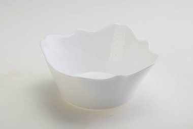 İzole edilmiş servis için beyaz leke kasesi