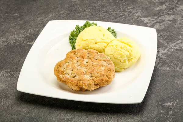 Hackschnitzel Mit Kartoffelpüree — Stockfoto