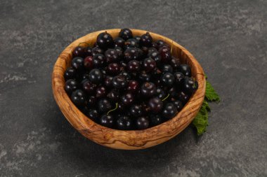 Taze taze siyah frenk üzümü