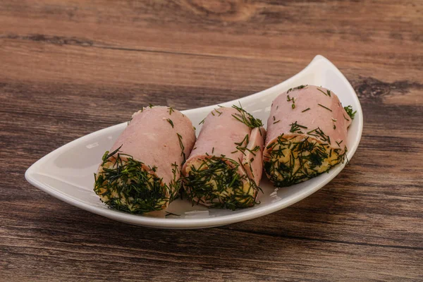 Schinkenbrötchen Snack Mit Käse Und Knoblauch — Stockfoto