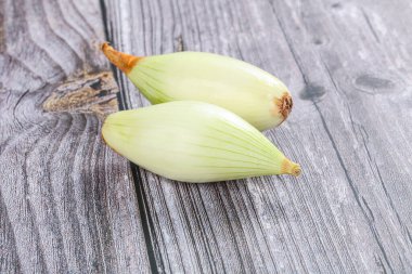Pişirmek için olgun ve lezzetli soğan