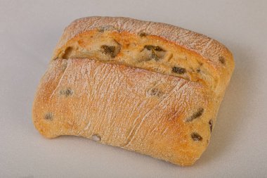 İtalyan ciabatta ekmeği ve zeytinyağı.