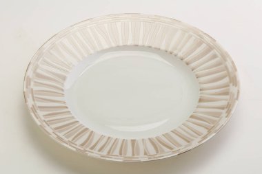 Mutfak için boş renk tabağı izole edildi