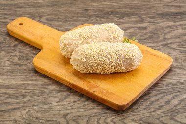 Fırında pişmemiş tavuk pirzolası.