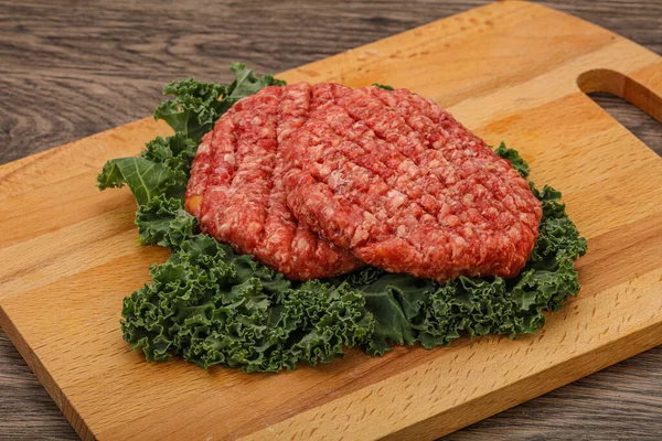 Rauwe Rundvleeshamburger Voor Grill — Stockfoto