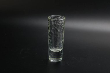 Asma ya da su için boş bardak