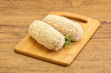 Fırında pişmemiş tavuk pirzolası.