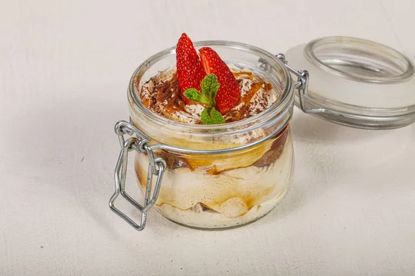 Kue Tiramisu Dengan Krim Keju Mascarpone — Stok Foto