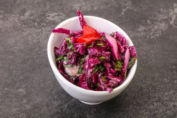 Eingelegter Rotkohl Mit Kräutern Und Gewürzen — Stockfoto