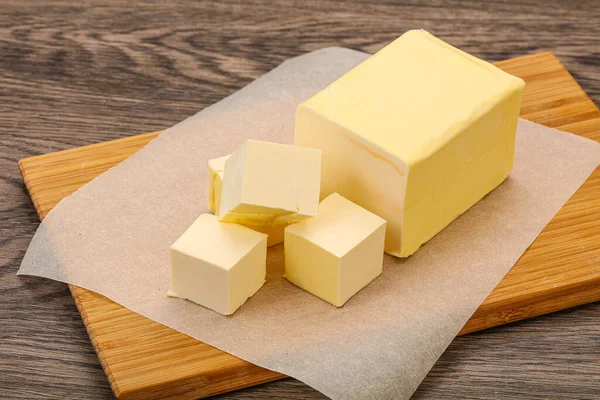 Молочное Натуральное Желтое Масло Доске — стоковое фото