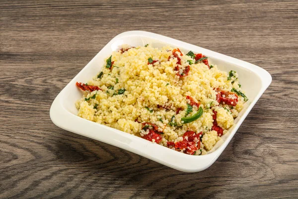 Vegetariskt Uisine Couscous Med Grönsaker Och Persilja — Stockfoto