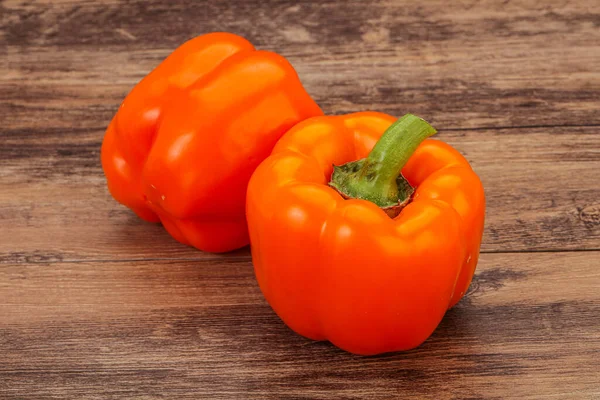 Dois Pimentão Sino Saboroso Doce Laranja — Fotografia de Stock