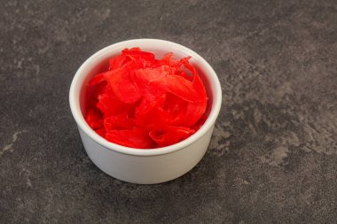 Asya mutfağı terbiye edilmiş zencefil kökü kasede.