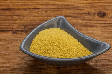 Yemek pişirmek için klozette çiğ öksürük yığını