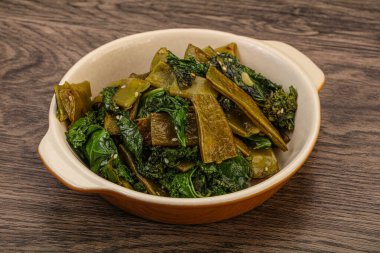 Kavrulmuş yeşil fasulye ve lahana ile Vagan mutfağı