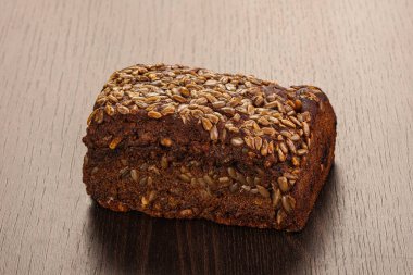 Organik çavdar ekmeği ekmeği.