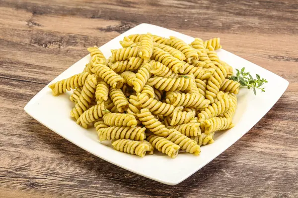 Pâtes Italiennes Fusilli Sauce Pesto — Photo