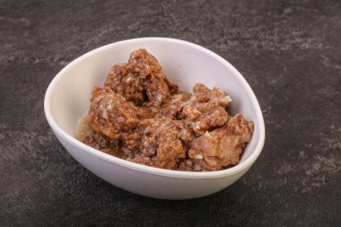 Kavanozda baharatlı geyik güveci