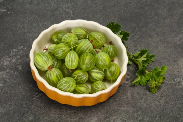 Groselha Doce Verde Madura Fresca Com Folha — Fotografia de Stock