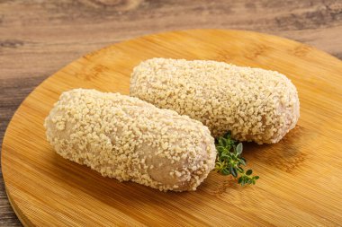 Fırında pişmemiş tavuk pirzolası.