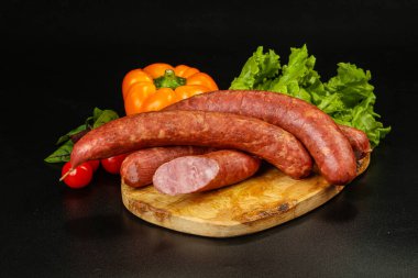 Kıyma ve sosisli, doğal et sosisleri.