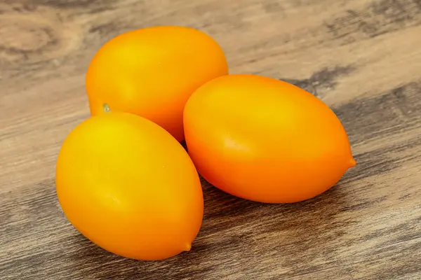 Peu Tomates Mûres Jaunes Savoureux Légumes — Photo