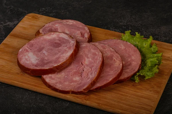 Fatias Presunto Carne Porco Sobre Tábua Madeira — Fotografia de Stock