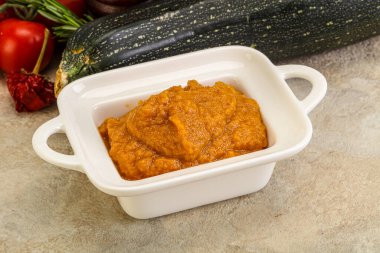 Vejetaryen mutfağı - Ot ve baharatlı kabak püresi