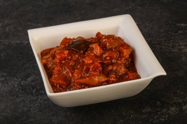 Domatesli ve otlu patlıcan sote.