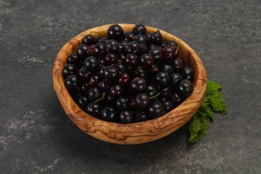 Taze taze siyah frenk üzümü