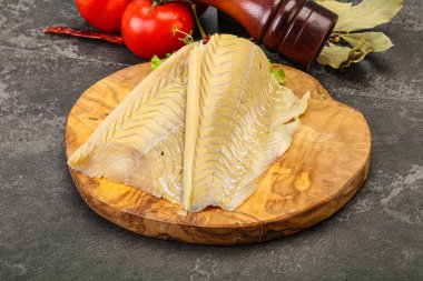 Pişirmek için çiğ balık filetosu