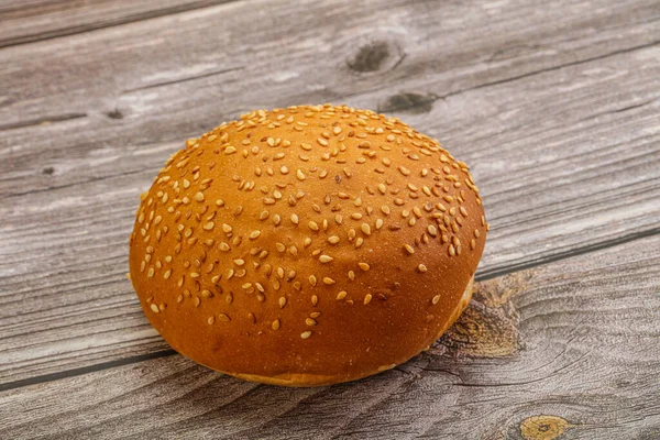 Färsk Hamburgerbröd Med Sesamfrön — Stockfoto