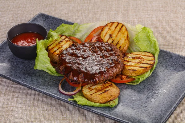 Chuleta Res Parrilla Con Verduras Servidas Cebolla — Foto de Stock