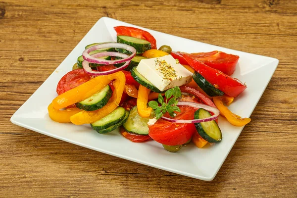 Salada Grega Tradicional Com Queijo Feta Legumes — Fotografia de Stock