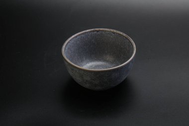 Mutfak için renkli boş kase izole