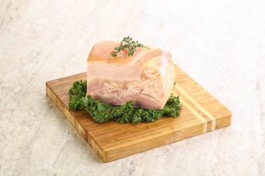 Ev yapımı domuz pastırması.