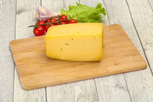 Швейцарский Жёлтый Вкусный Сыр — стоковое фото