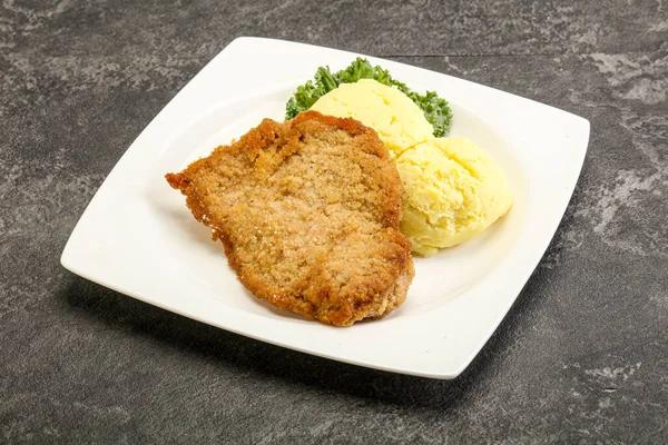 Schnitzel Peito Frango Crocante Com Purê Batata — Fotografia de Stock