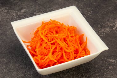 Baharatlı Kore havucu kasede