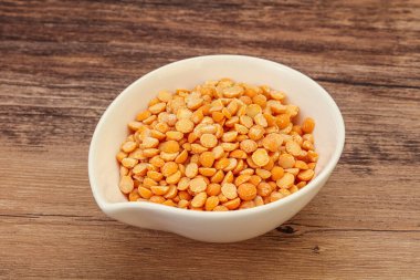 Kavanozda pişirmek için kuru bezelye