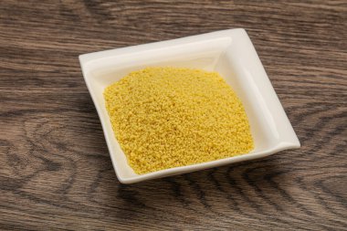 Yemek pişirmek için klozette çiğ öksürük yığını