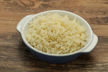 Buharda pişmiş Hint basmati pilavı.
