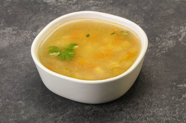 Havuçlu ve patatesli lezzetli tavuk çorbası