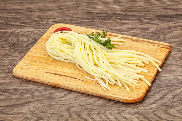 Tschetschenen Spaghetti Käse Snack Über Bord — Stockfoto